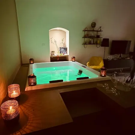 فندق مبيت وإفطار Muralta & Luxury 4*