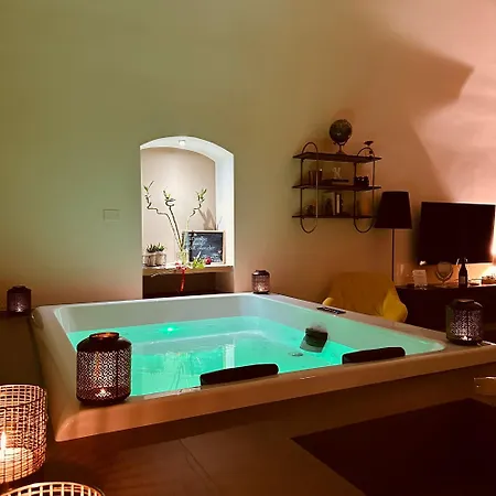 فندق مبيت وإفطار Muralta & Luxury 4*